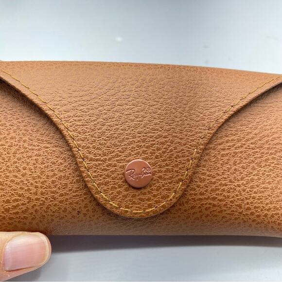 Ray Ban Tan Leather Sunglasses Case & Cloth - Picture 3 of 7